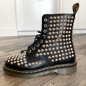Dr. Martens Spike 8 Eye Combat Boot